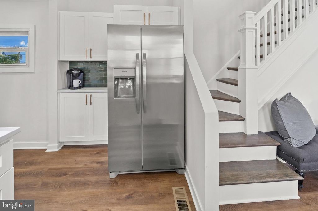 Image 8 of property listing at 3009 MILFORD AVE, Baltimore, MD 21207