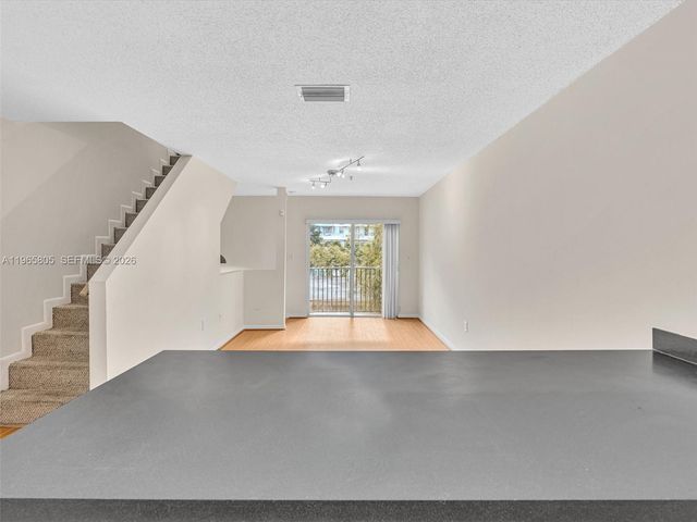 240 SW 15th Rd 112, Miami, FL 33129