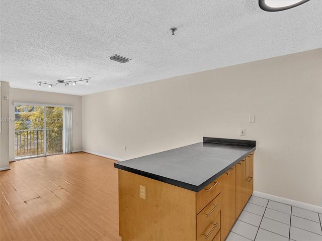 240 SW 15th Rd 112, Miami, FL 33129