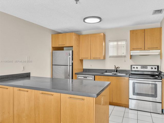 240 SW 15th Rd 112, Miami, FL 33129