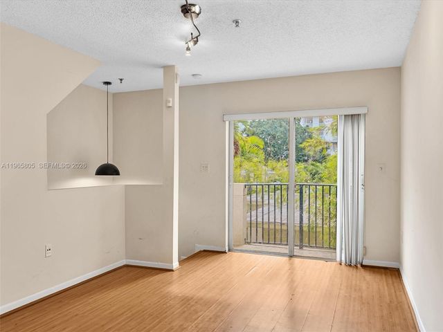 240 SW 15th Rd 112, Miami, FL 33129