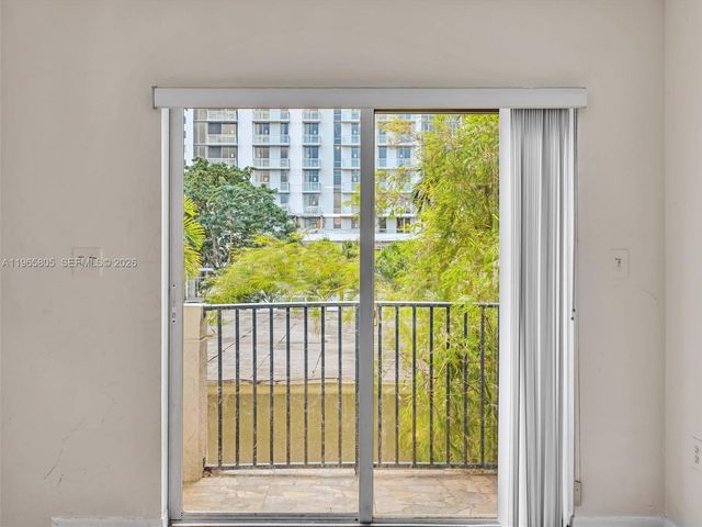 240 SW 15th Rd 112, Miami, FL 33129