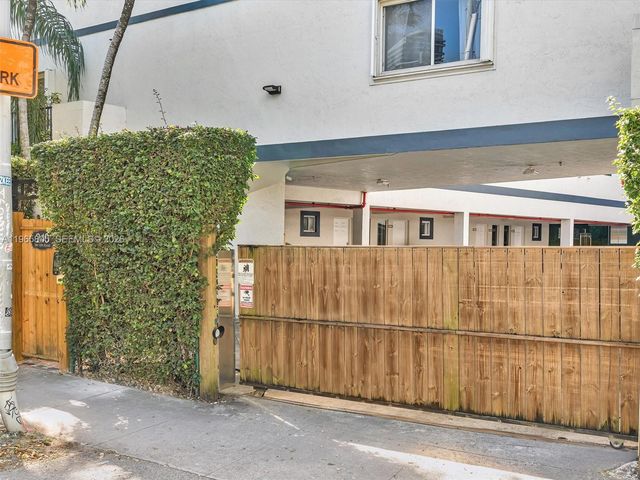 240 SW 15th Rd 112, Miami, FL 33129