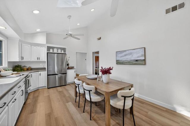 1100 Steinway Avenue, Campbell, CA 95008