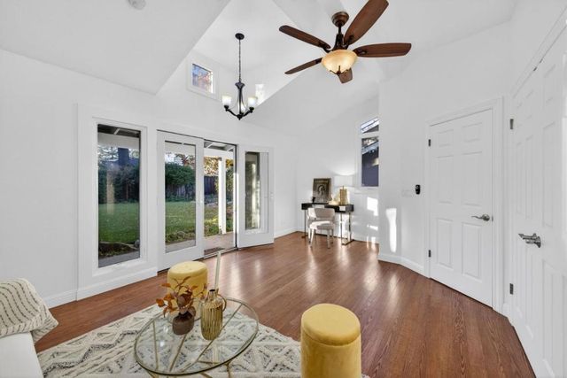 1100 Steinway Avenue, Campbell, CA 95008