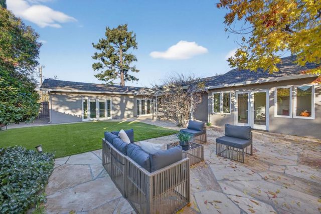 1100 Steinway Avenue, Campbell, CA 95008