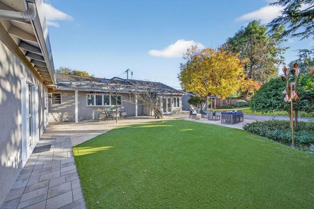 1100 Steinway Avenue, Campbell, CA 95008