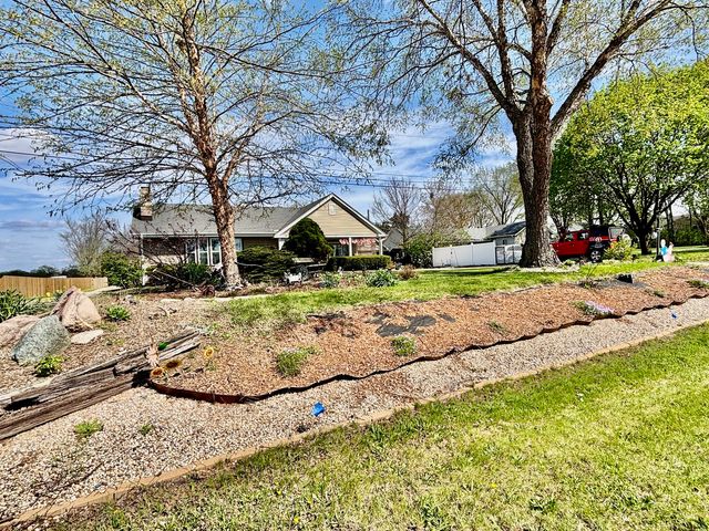 1240 S Appleton Road, Belvidere, IL 61008