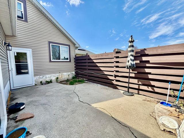 1240 S Appleton Road, Belvidere, IL 61008