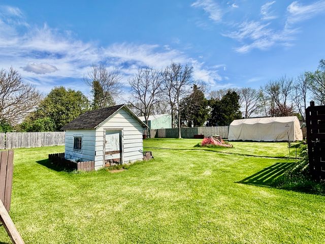 1240 S Appleton Road, Belvidere, IL 61008