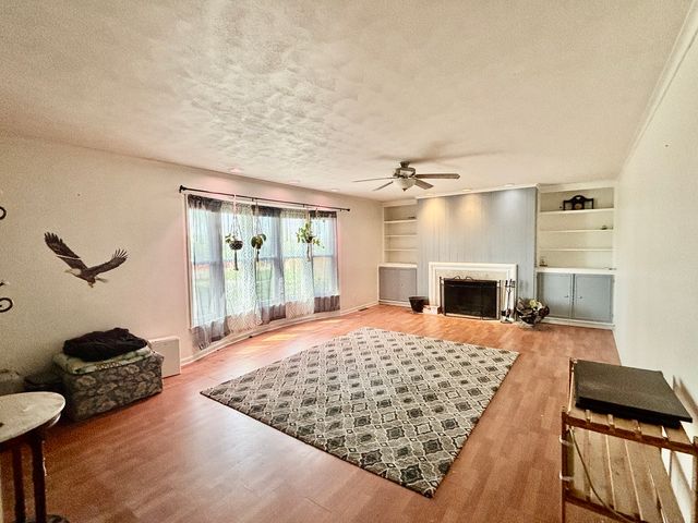 1240 S Appleton Road, Belvidere, IL 61008