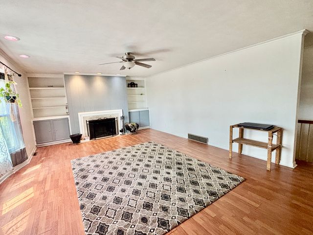 1240 S Appleton Road, Belvidere, IL 61008