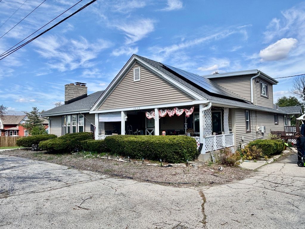 1240 S Appleton Road, Belvidere, IL 61008