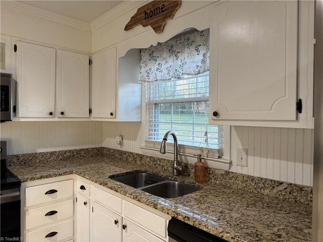 158 Betty Avenue, Mount Airy, NC 27030