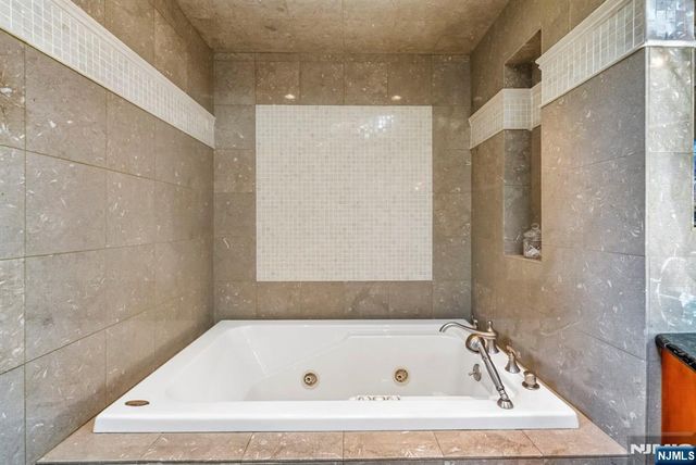 1230 Duncan Road, Fort Lee, NJ 07024