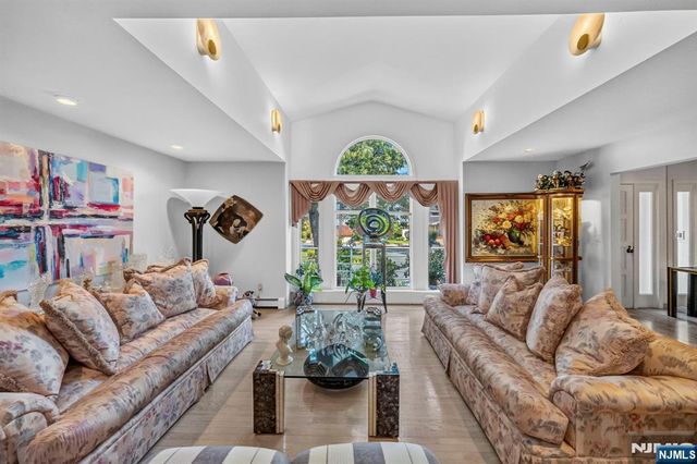 1230 Duncan Road, Fort Lee, NJ 07024
