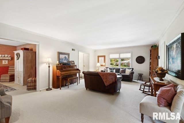 1570 N ACADEMY Street, Galesburg, IL 61401