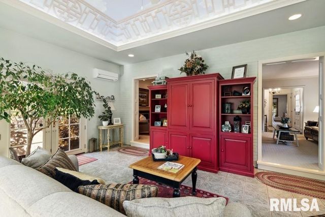 1570 N ACADEMY Street, Galesburg, IL 61401