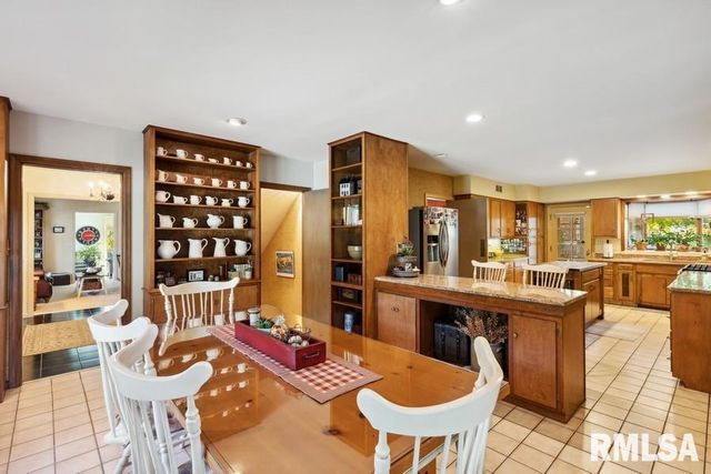 1570 N ACADEMY Street, Galesburg, IL 61401