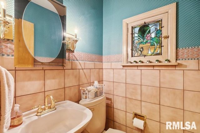 1570 N ACADEMY Street, Galesburg, IL 61401