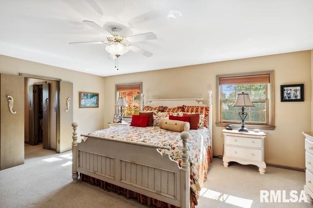 1570 N ACADEMY Street, Galesburg, IL 61401