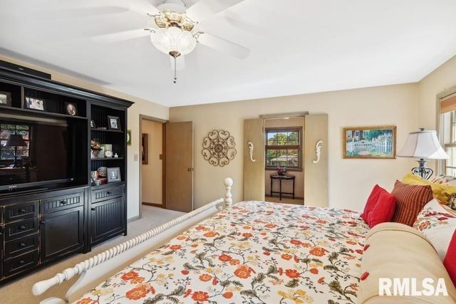 1570 N ACADEMY Street, Galesburg, IL 61401