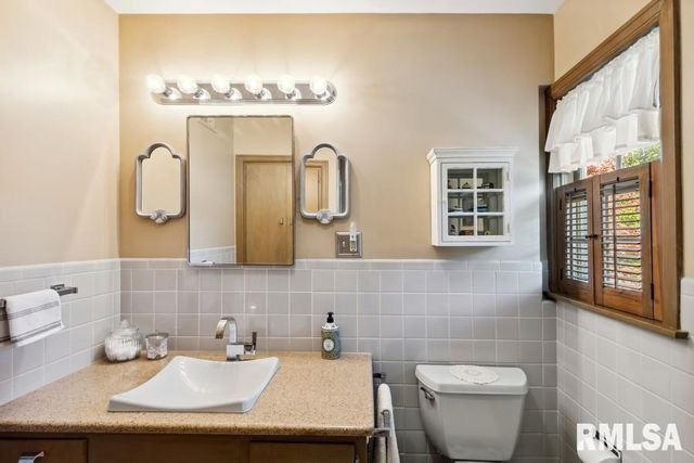 1570 N ACADEMY Street, Galesburg, IL 61401