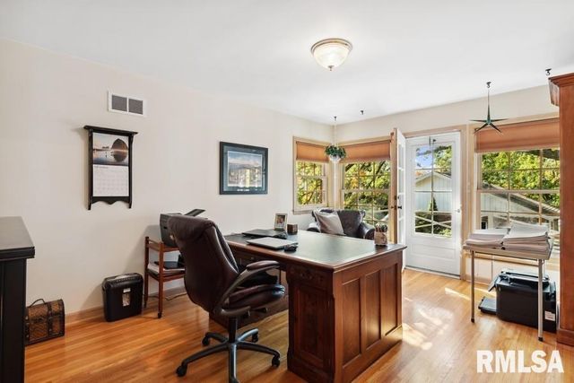 1570 N ACADEMY Street, Galesburg, IL 61401