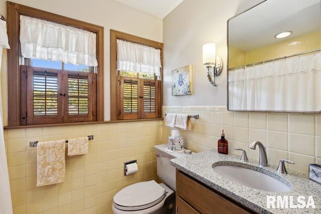 1570 N ACADEMY Street, Galesburg, IL 61401