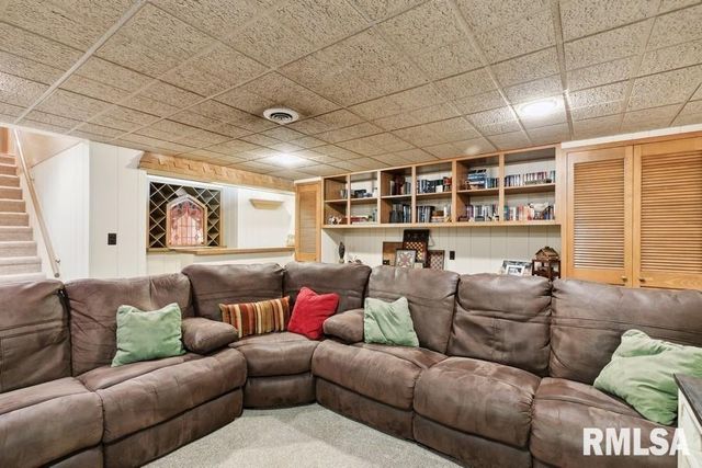 1570 N ACADEMY Street, Galesburg, IL 61401