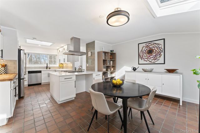 473 Winding Road N, Ardsley, NY 10502