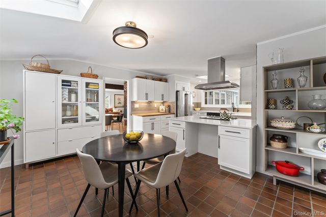 473 Winding Road N, Ardsley, NY 10502