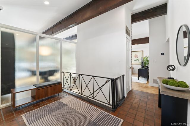 473 Winding Road N, Ardsley, NY 10502