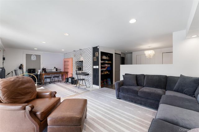 473 Winding Road N, Ardsley, NY 10502