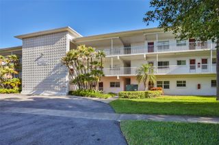 5155 9TH AVENUE N 102, St Petersburg, FL 33710
