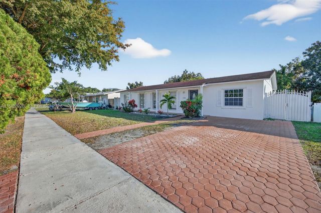 11000 SW 156th St, Miami, FL 33157