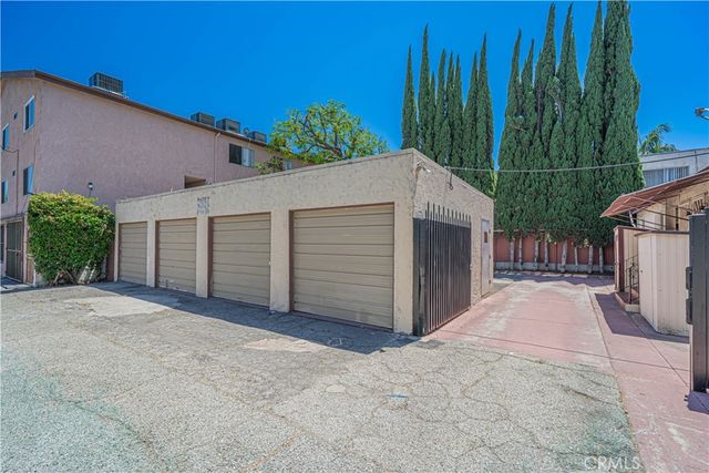 210 W Spazier, Burbank, CA 91502