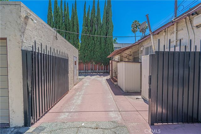 210 W Spazier, Burbank, CA 91502