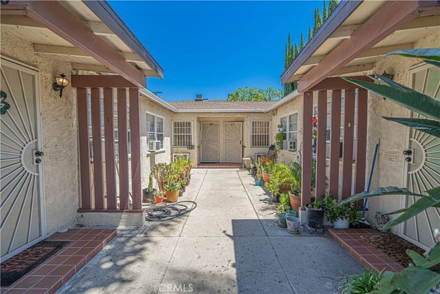 210 W Spazier, Burbank, CA 91502