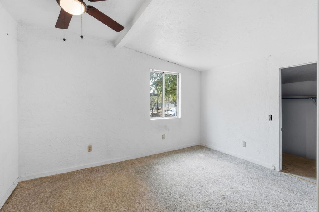 Image 14 of property listing at 14735 Road 28, Madera, CA 93638