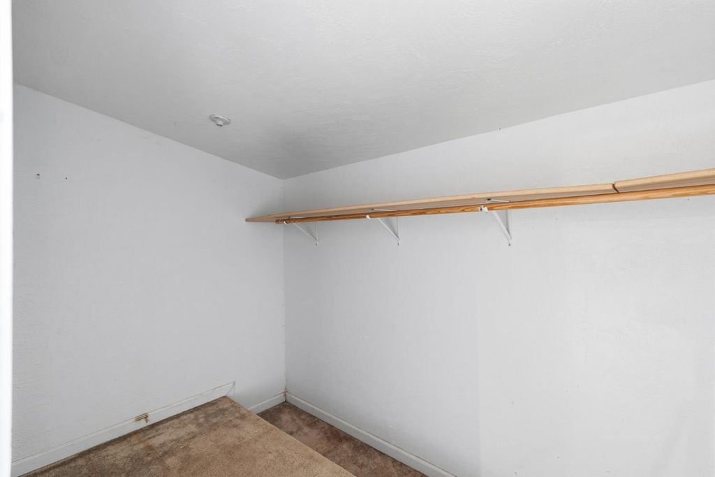 Image 16 of property listing at 14735 Road 28, Madera, CA 93638