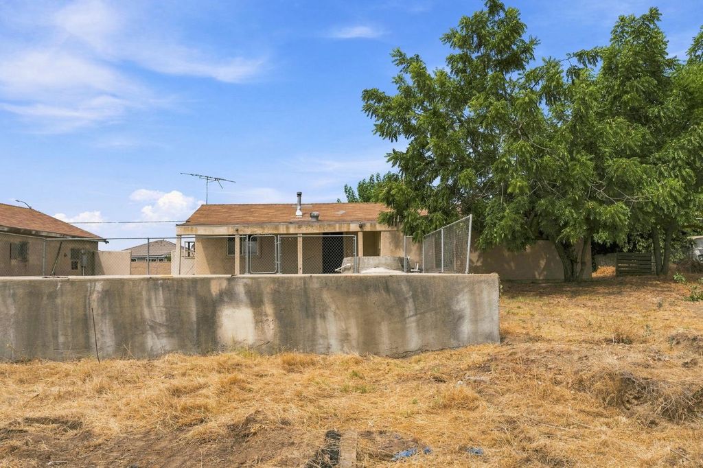 Image 24 of property listing at 14735 Road 28, Madera, CA 93638