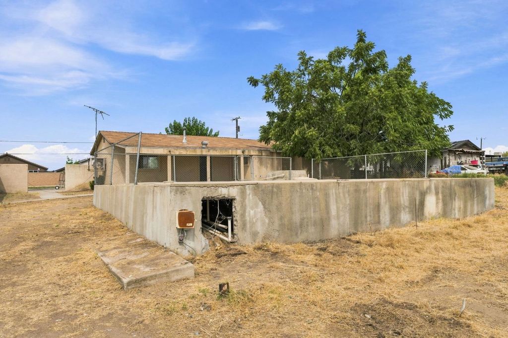 Image 25 of property listing at 14735 Road 28, Madera, CA 93638