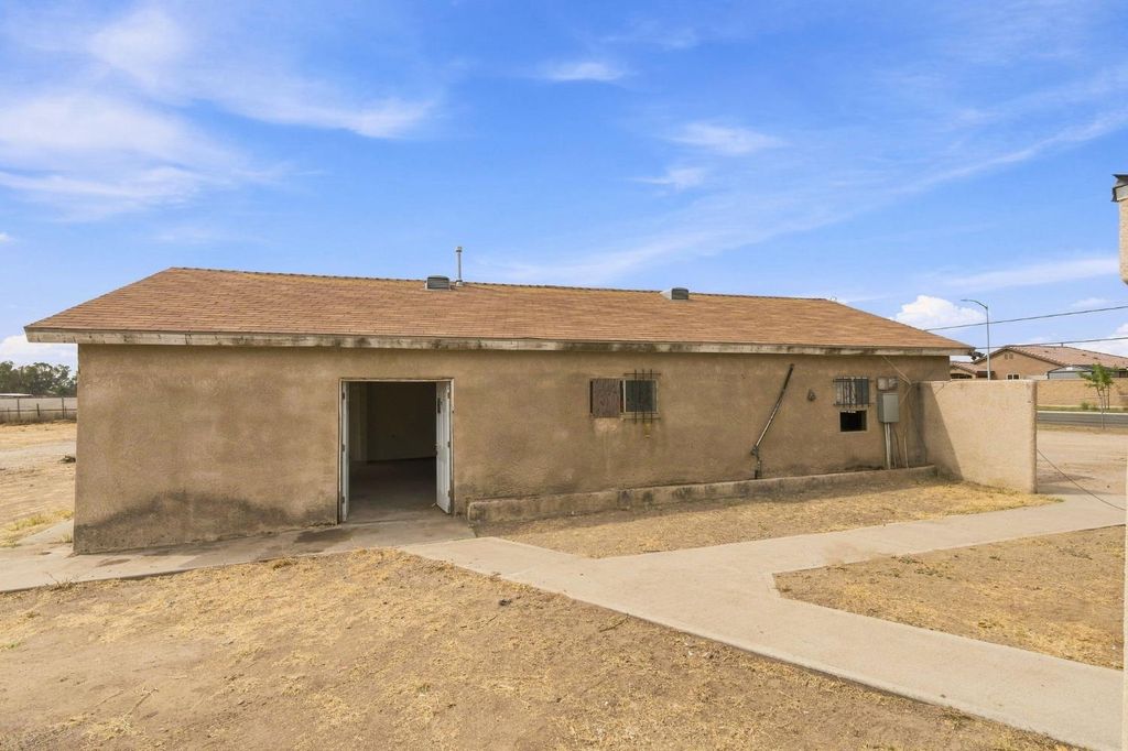 Image 28 of property listing at 14735 Road 28, Madera, CA 93638
