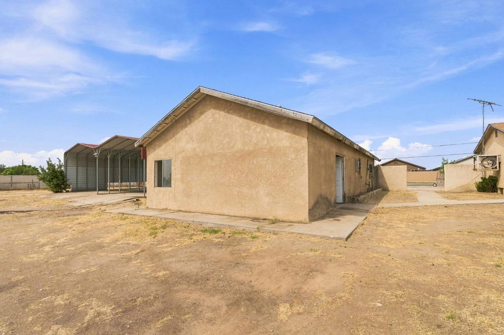 Image 29 of property listing at 14735 Road 28, Madera, CA 93638