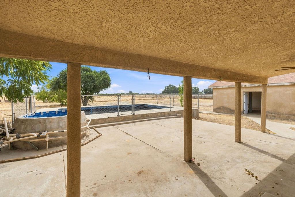Image 31 of property listing at 14735 Road 28, Madera, CA 93638