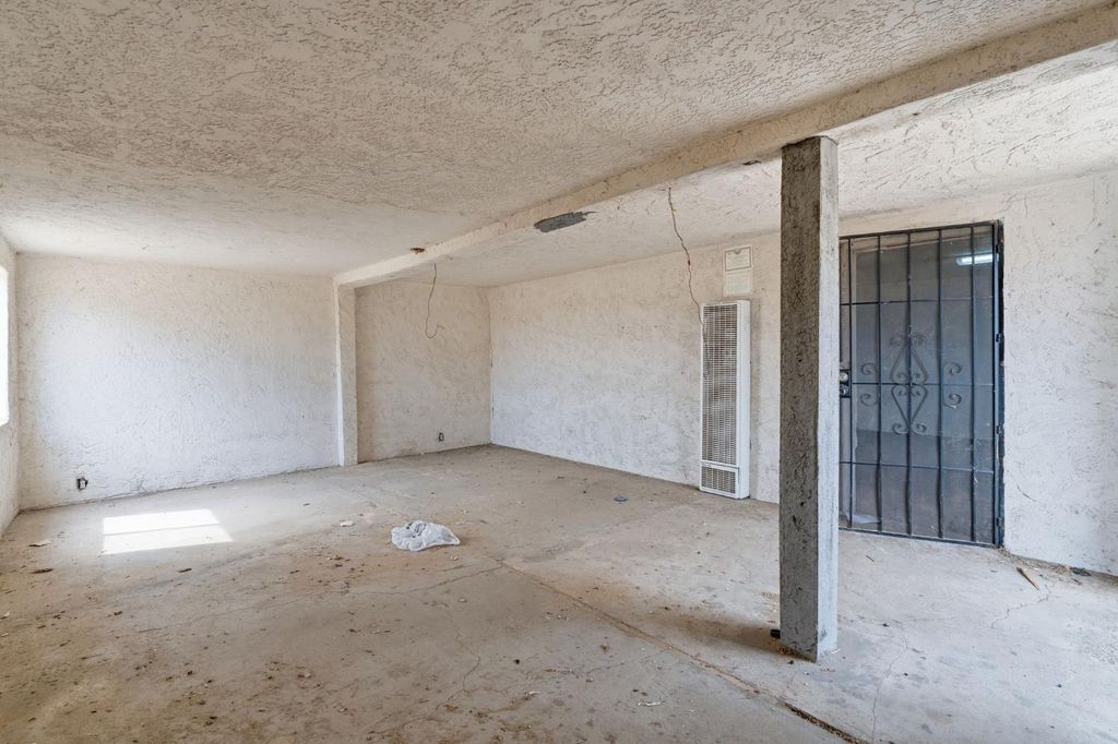 Image 32 of property listing at 14735 Road 28, Madera, CA 93638