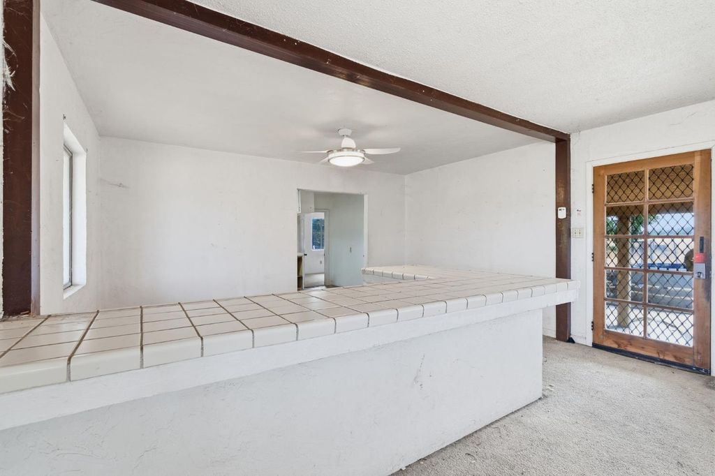 Image 6 of property listing at 14735 Road 28, Madera, CA 93638