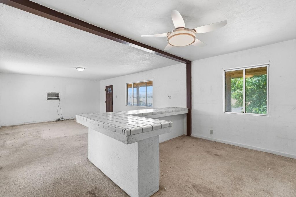 Image 7 of property listing at 14735 Road 28, Madera, CA 93638