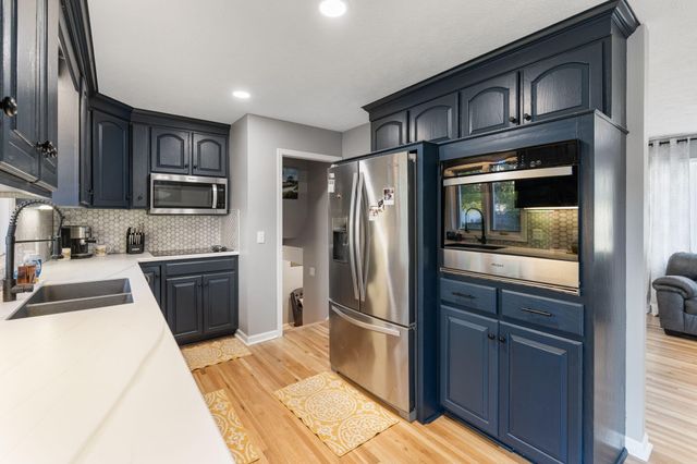 23 WENWOOD Circle, Council Bluffs, IA 51503